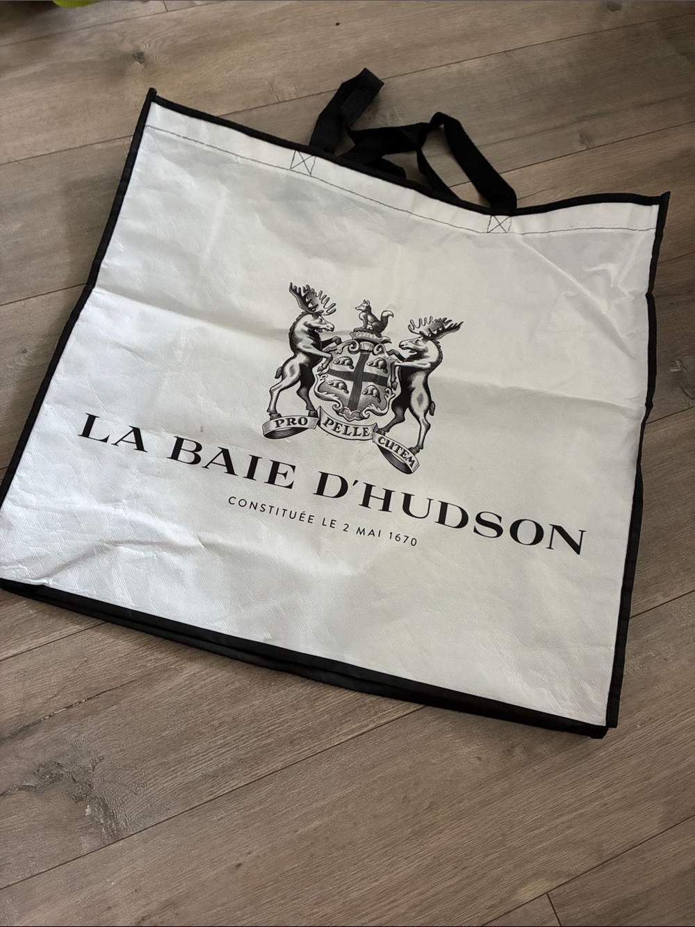 La Baie d'Hudson White Tote Bag with Black Trim